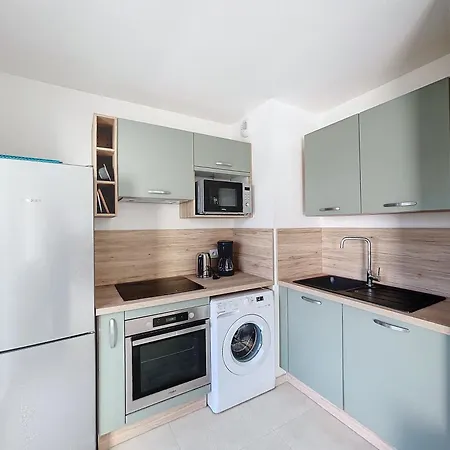 Apartmán T2 Dans Neuve Avec Piscine