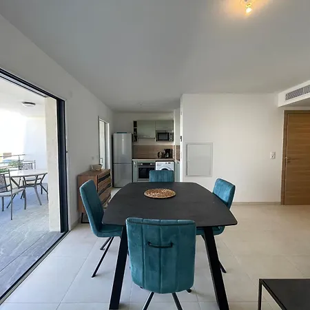 T2 Dans Neuve Avec Piscine