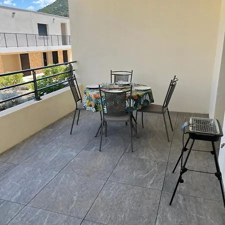 T2 Dans Neuve Avec Piscine Lägenhet