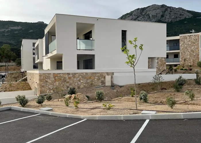 Apartment T2 Dans Neuve Avec Piscine *