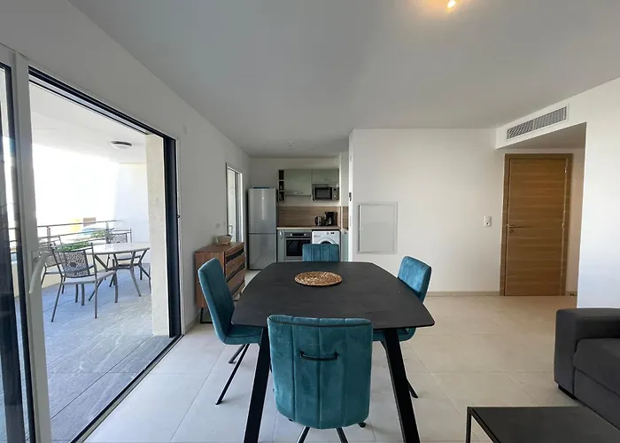 T2 Dans Neuve Avec Piscine